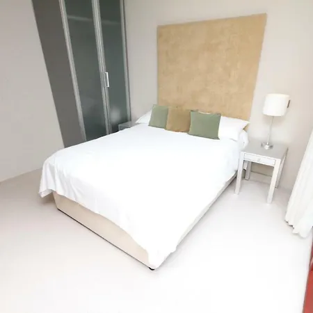 St Stephens Green Sleeps 6!